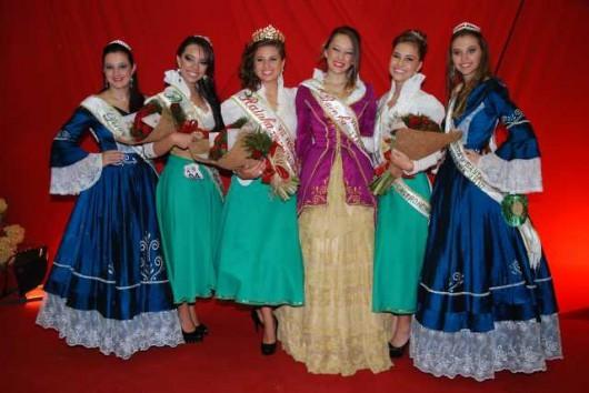 Rainha e princesas na Festa da Gastronomia