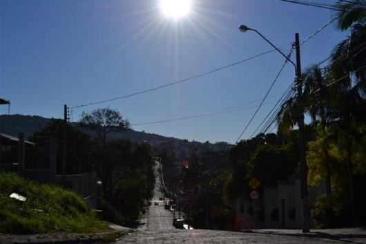 Semana inicia com pancadas de chuva, mas predomina o tempo bom