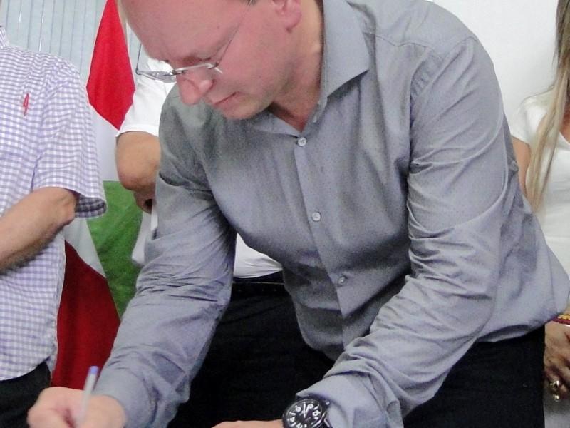 Sandro Giassi Serafim no comando de Içara