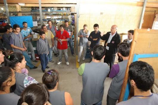 Fábrica calçadista recebe a visita de Dilnei e Sasso   