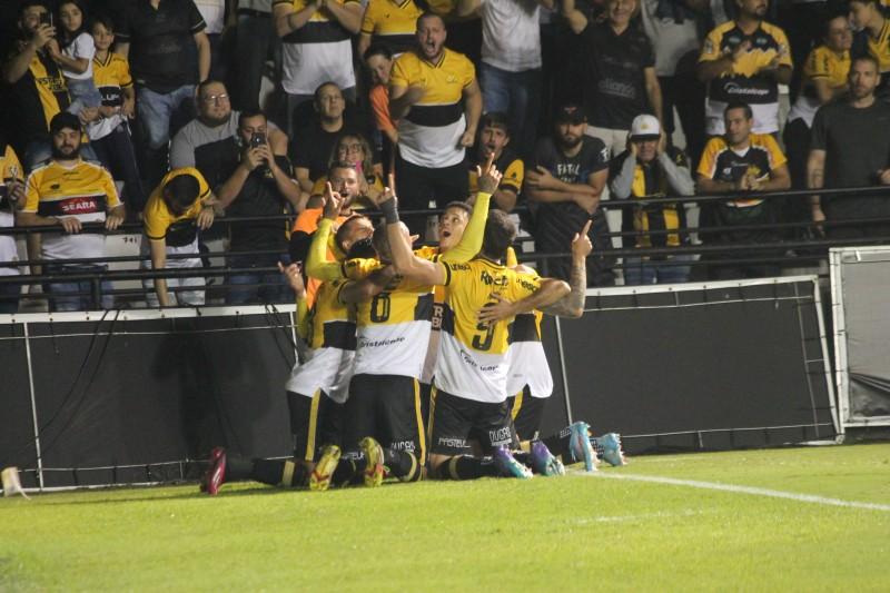 Criciúma vence o Avaí e se mantém invicto na Série B do Brasileirão