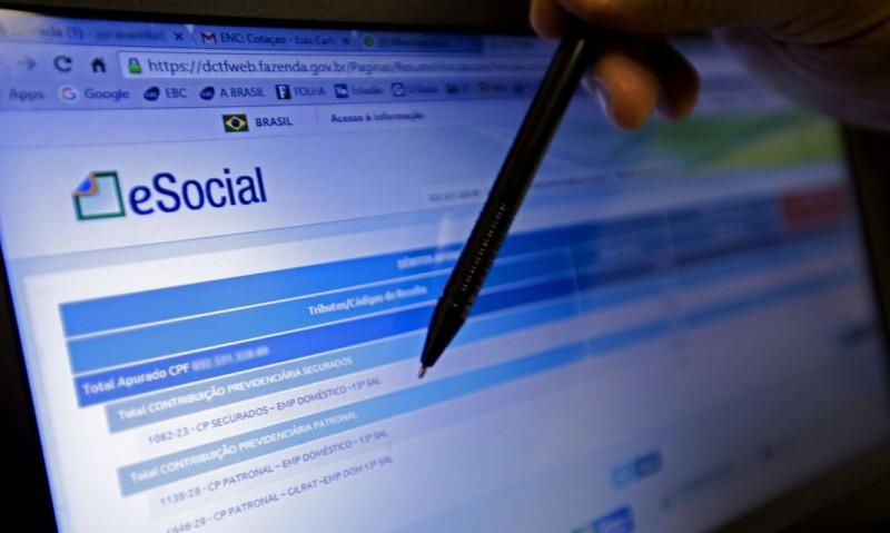 Adequação ao eSocial evita problemas às empresas