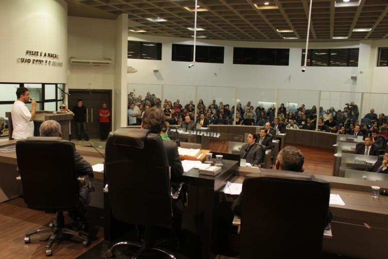 Funcionários do Hospital Regional pedem apoio dos vereadores