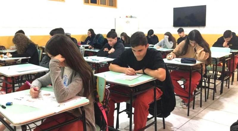 Mais de 2 mil estudantes da rede municipal de Içara participam do Prêmio Acic de Matemática