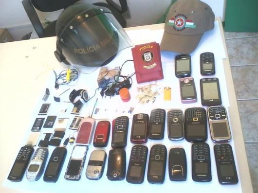 Operação Pente Fino recolhes 24 telefones celulares do presídio