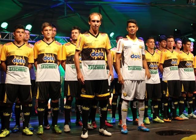 Noite festiva: Tigre apresenta novo elenco e uniforme para a temporada 2014