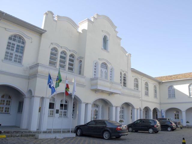 Unisul retoma as atividades na próxima segunda-feira 