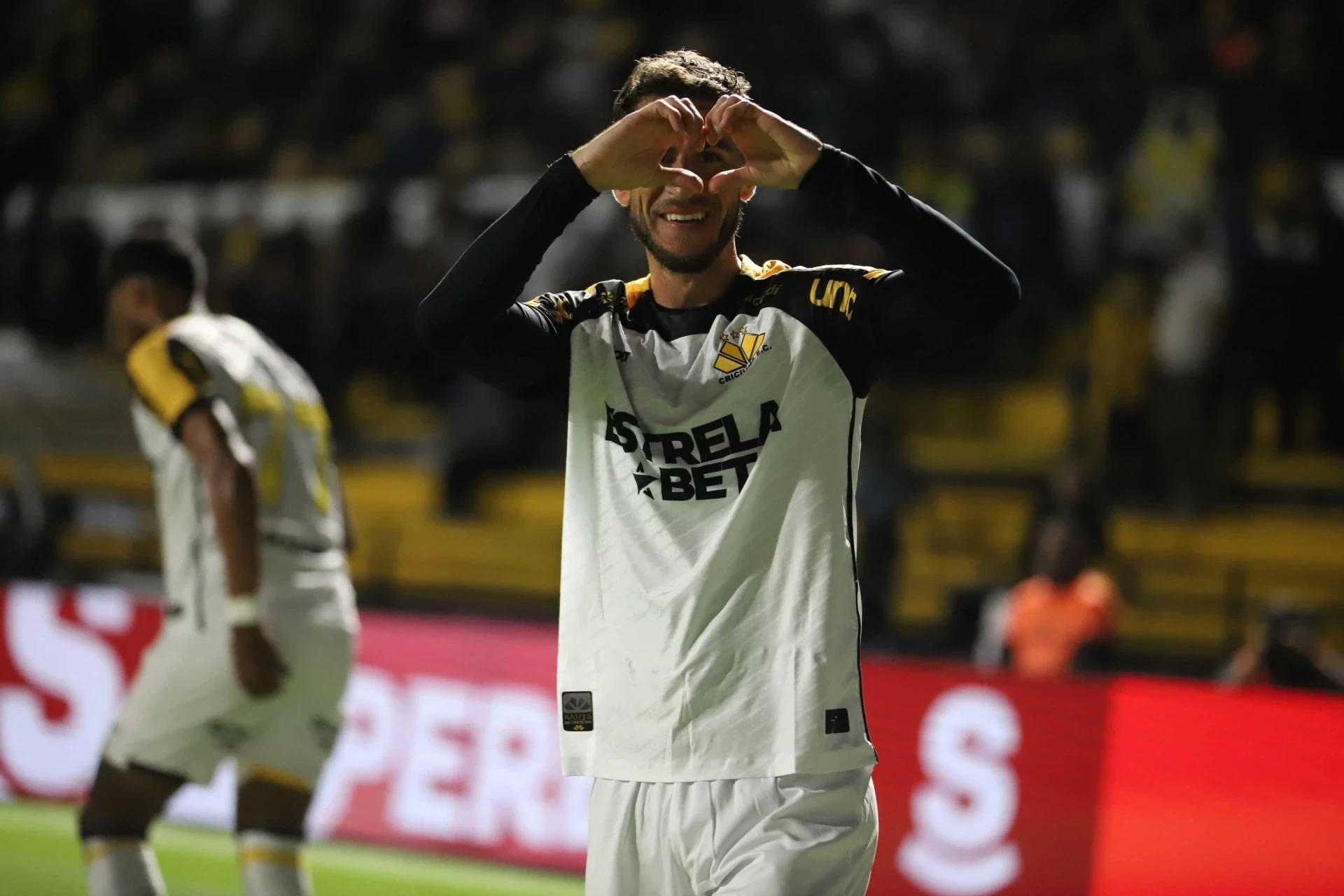 Depois de dois meses, Fellipe Mateus volta a ser relacionado pelo Criciúma; veja a lista completa