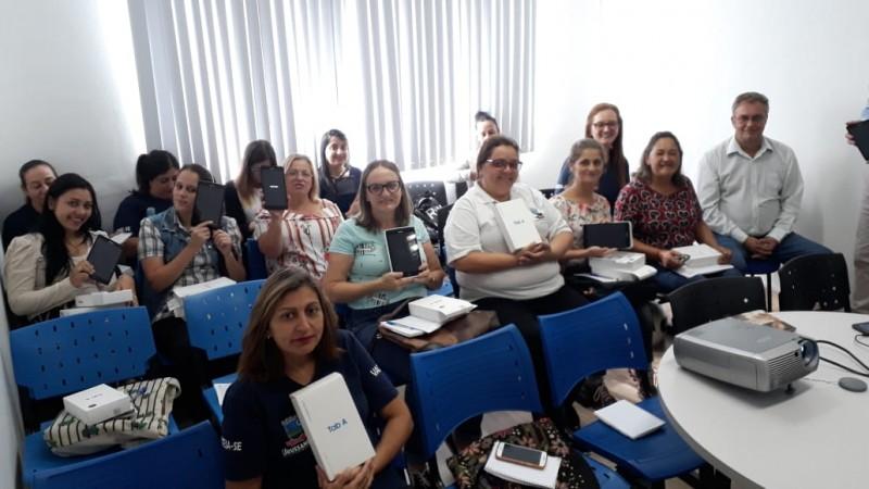 Agentes de saúde recebem tablete para atendimento nas residências em Urussanga