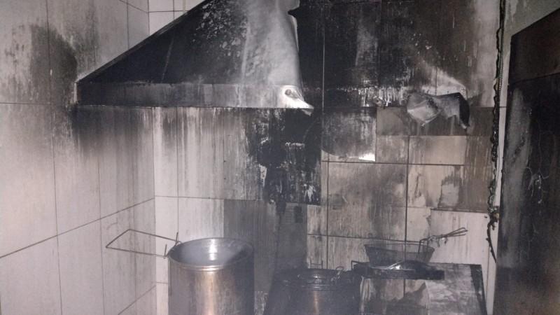 Padaria é parcialmente destruída por incêndio em Araranguá 