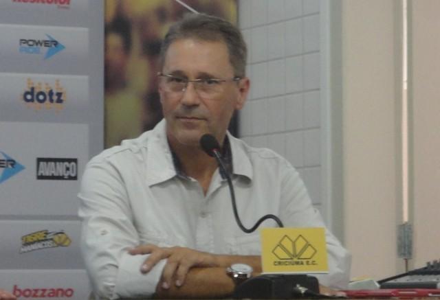“Temos a obrigação de fazer um Criciúma melhor”, diz Carlos Kila