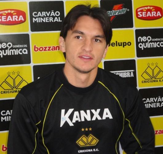 Matheus Ferraz confiante na nova fase do sistema defensivo tricolor 