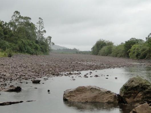 Seca no Rio Amola Faca preocupa moradores de Turvo