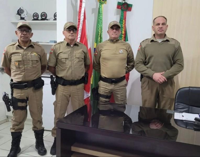 Escolas de Imbituba recebem apoio de policiais da reserva na segurança
