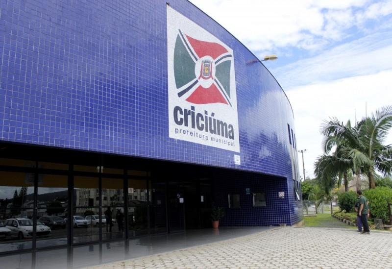 De novo, prefeitura não consegue terceirizar o pavilhão