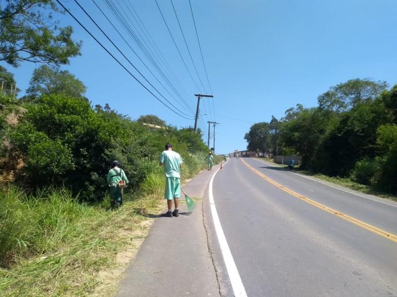 Rodovias do interior de Içara passam por manutenção