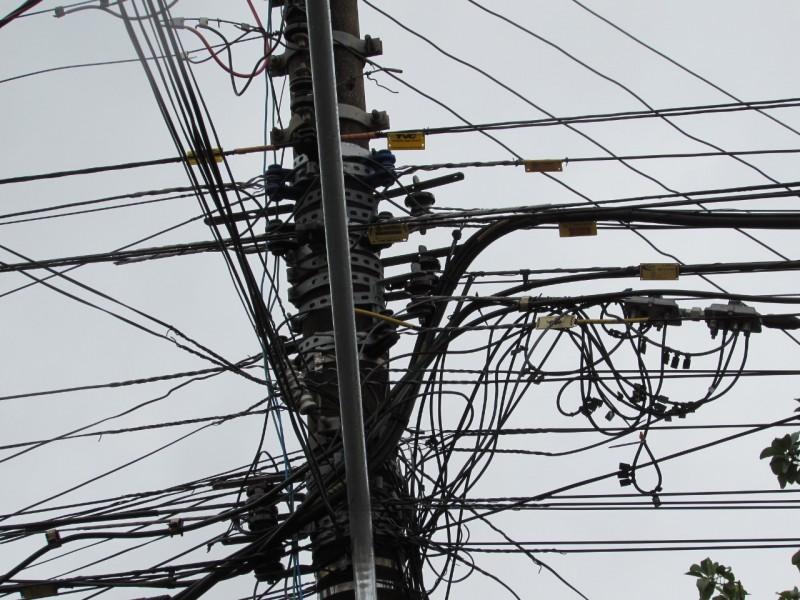 Celesc firma parceria com telefônicas para despoluição visual em postes em Jaraguá do Sul