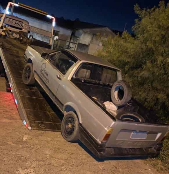 Caminhonete furtada em Tubarão é localizada no Rio Maina