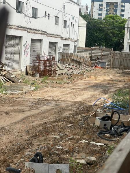 Travessa Henrique Lodetti: com obra parada, comerciantes são afetados e temem fechamento de lojas 