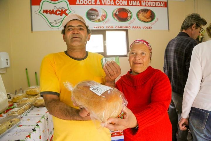 Mais de 2 toneladas de lixos recicláveis foram recolhidos no primeiro dia do Programa Reciclou Levou