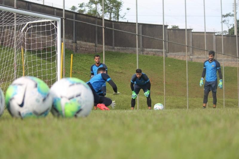 Ao vivo: Catarinense deve parar; jogo do Tigre foi suspenso