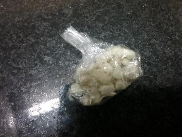 Traficante esconde pedras de crack na boca durante abordagem