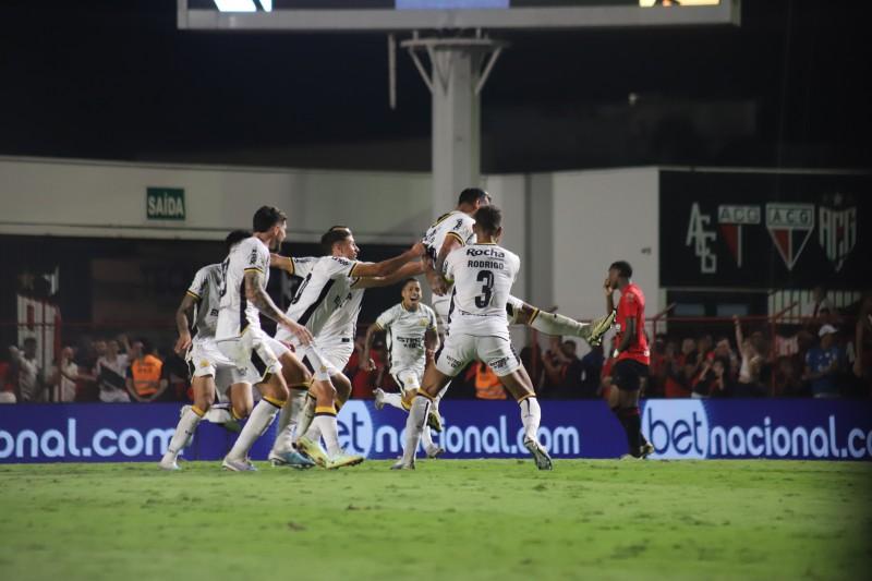 Com gol no último minuto, Tigre vence de virada o Atlético-GO e deixa a zona de rebaixamento da Série A