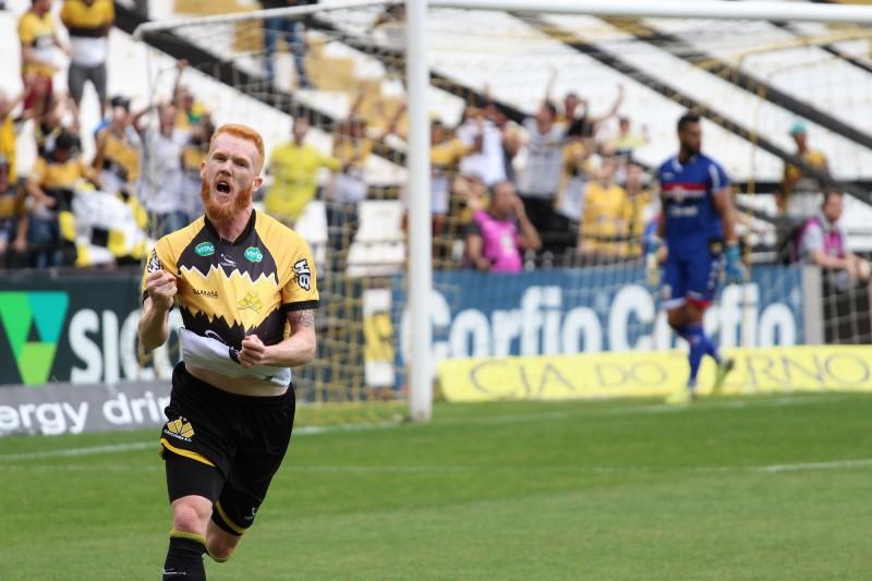 Na estreia de Roberto Cavalo, Criciúma reencontra a vitória na Série B