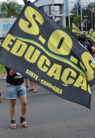 Nesta segunda-feira, professores soltarão balões na avenida Centenário 