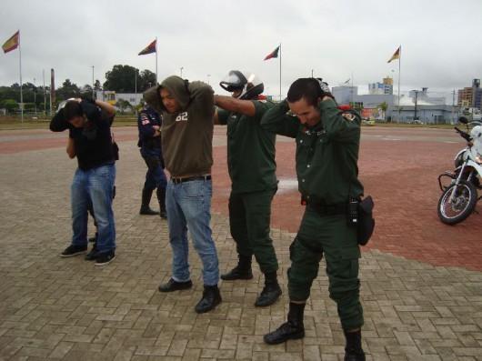 Guarda Municipal participa do treinamento de abordagem com motos