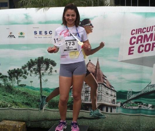 Acadêmica da Esucri fatura Circuito Sesc Corridas