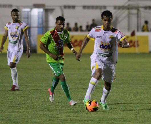 Equilíbrio no histórico de confrontos entre Criciúma e Salgueiro 