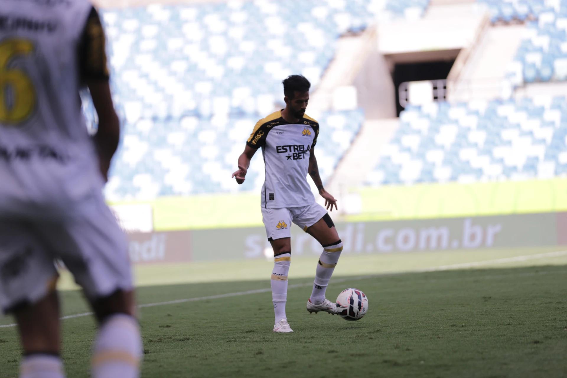 Clube da Série B anuncia contratação de atleta que terminou o ano como titular no Criciúma