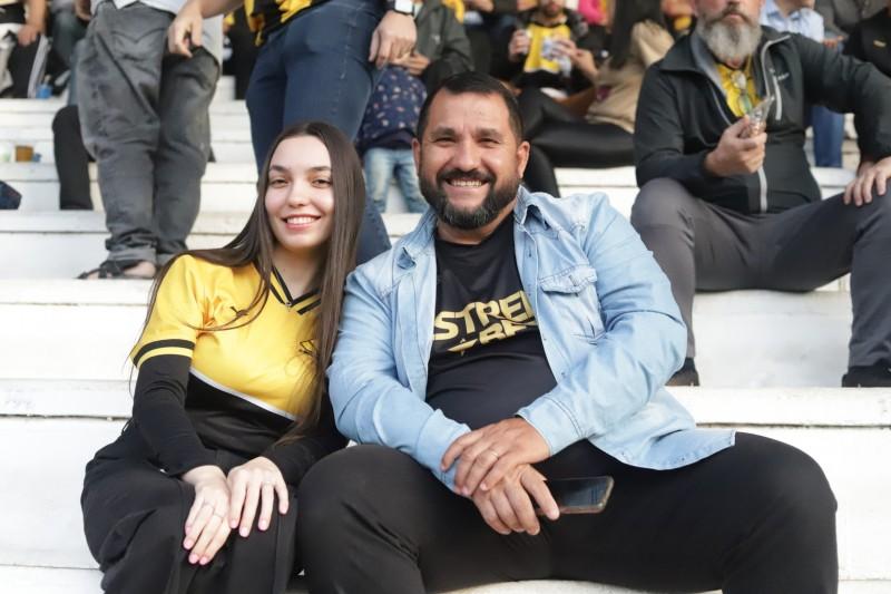Com mais de 12 mil pessoas, torcida do Criciúma comemora vitória contra Atlético-GO