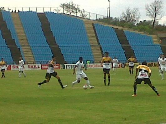 Tigre marca três gols, mas vence o Ipatinga no sufoco