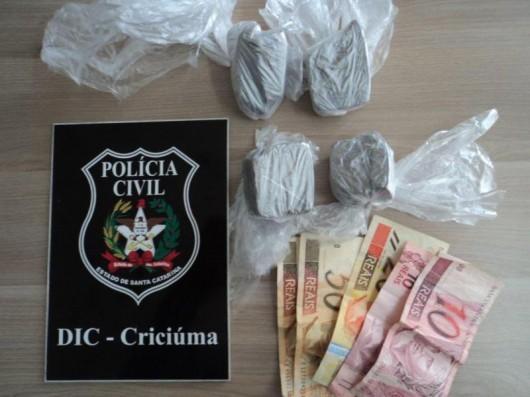 Em ação na região dos trilhos, DIC de Criciúma prende dois