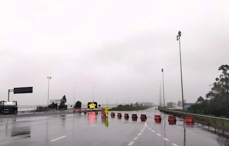 Pista Norte da BR-101 segue interditada no quilômetro 403 em Araranguá
