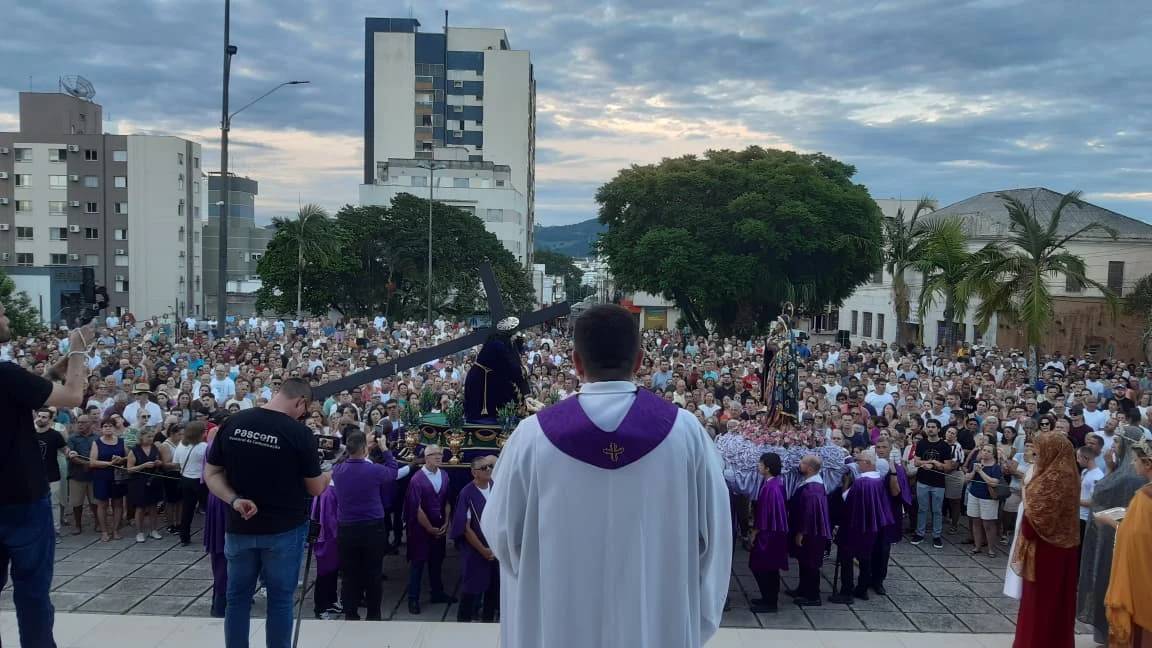 Procissão de Nosso Senhor dos Passos reúne fiéis em Tubarão — foto 2