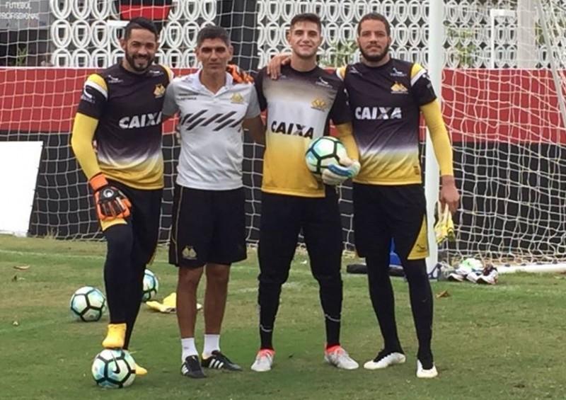 Fluminense negocia com goleiro da base do Criciúma