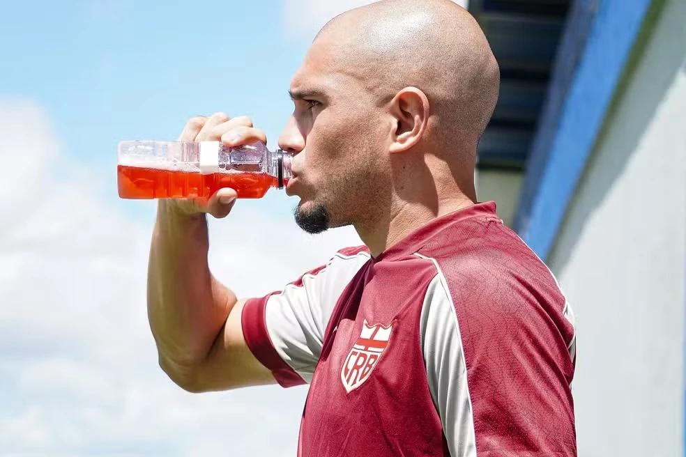 CRB tem dois atletas ex-Criciúma no elenco; um campeão e outro rebaixado