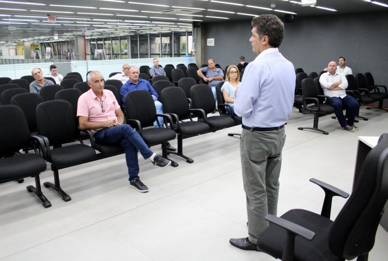 Salvaro discute plano de contenção de gastos com vereadores de Criciúma