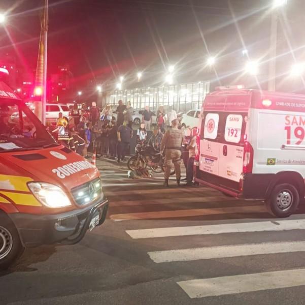 Atropelamento deixa quatro feridos em Tubarão