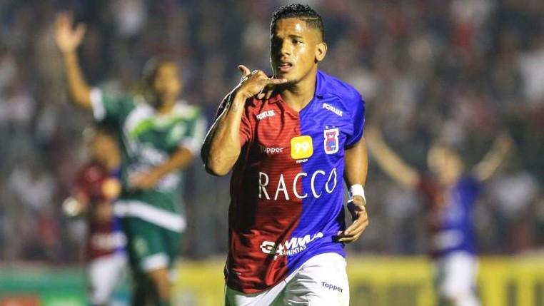 Tigre encaminha contratação de atacante Vitor Feijão