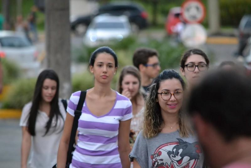 Mais de 11 mil estudantes voltam às aulas nesta segunda-feira