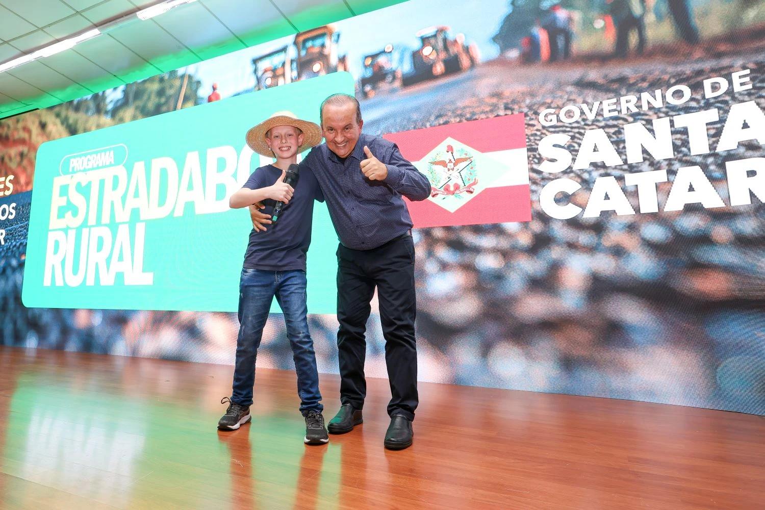 Governador lança programa que investe em infraestrutura no interior do estado