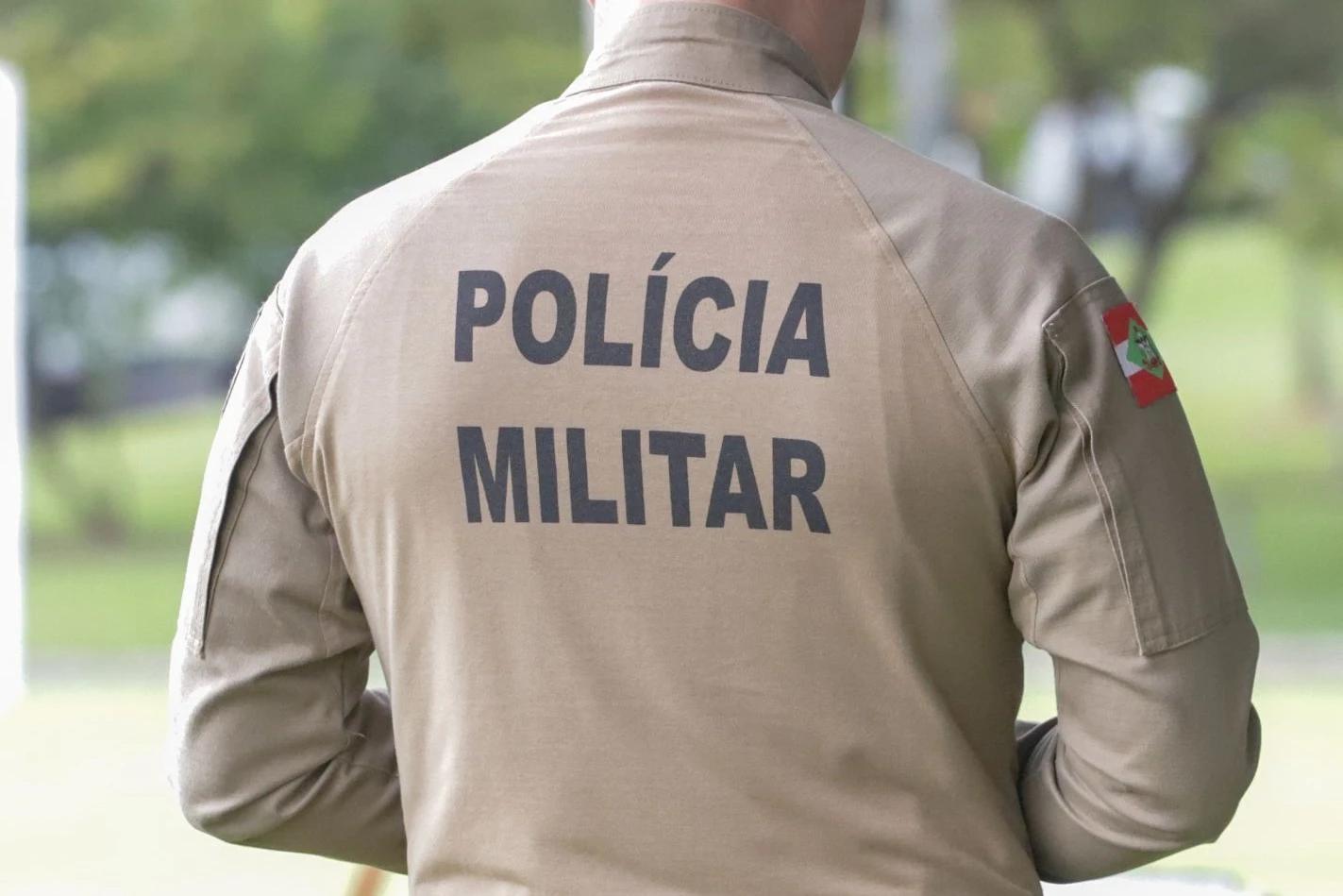 Durante abordagem, homem é detido com pistola furtada e munições