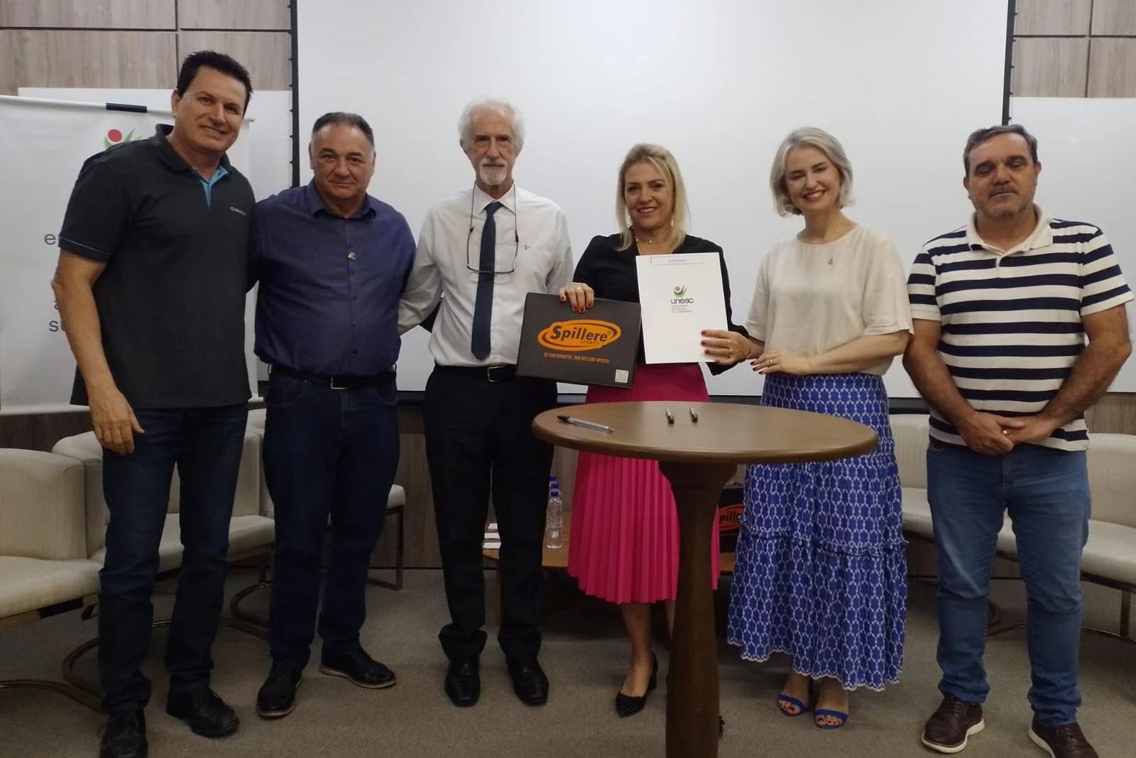 Parceria com Criciúma E.C e Unesc para o Projeto Tigrinhos é renovada no município