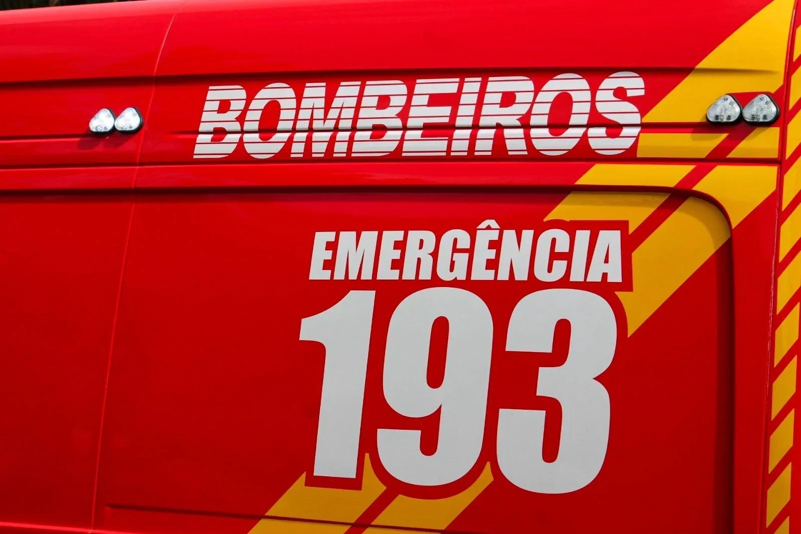 Colisão entre dois carros deixa motorista ferido em Içara