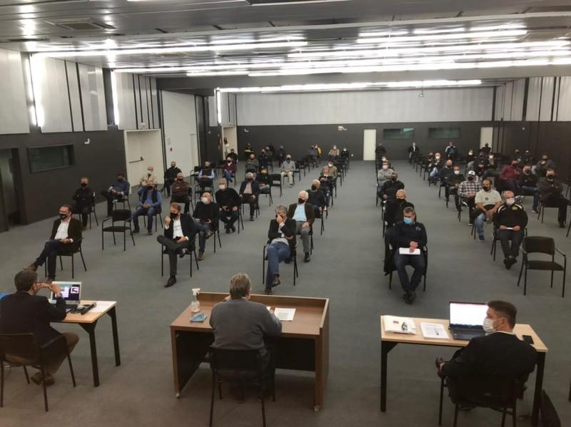 Freitas pede antecipação da eleição da executiva; presidente dá aval para reforços mais caros