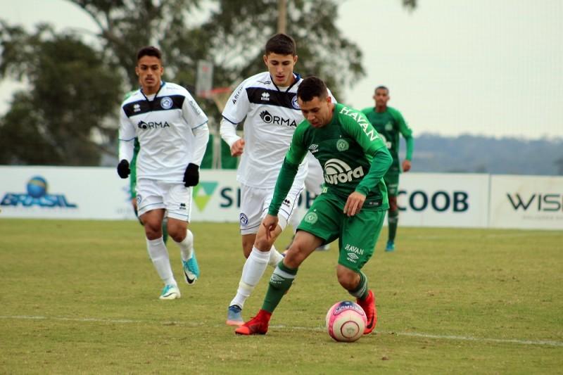 Atlético Tubarão perde para a Chapecoense no jogo de ida da final do Catarinense 